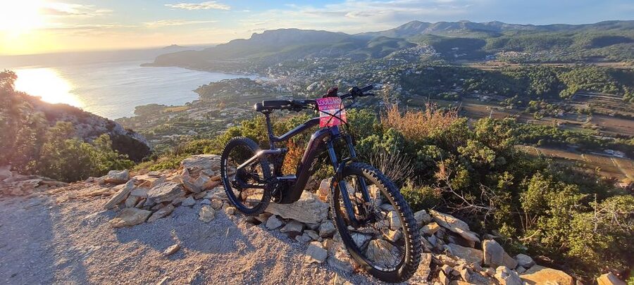 Calanques National Park: E-Mountain Bike with Virtual Guide - Riding the Calanques tracks