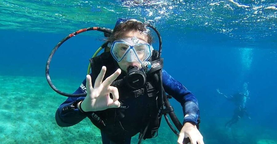 Calvi: Introduction to Diving Dive with an Instructor - A 30-minute introduction before you enter the water