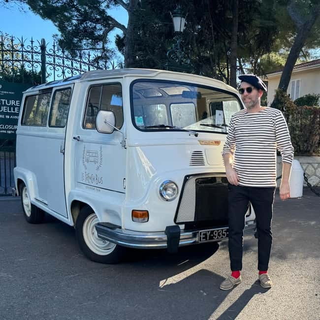 Cannes: City Tour in a Vintage Bus - The Palais des Festivals and the red-carpet side of town
