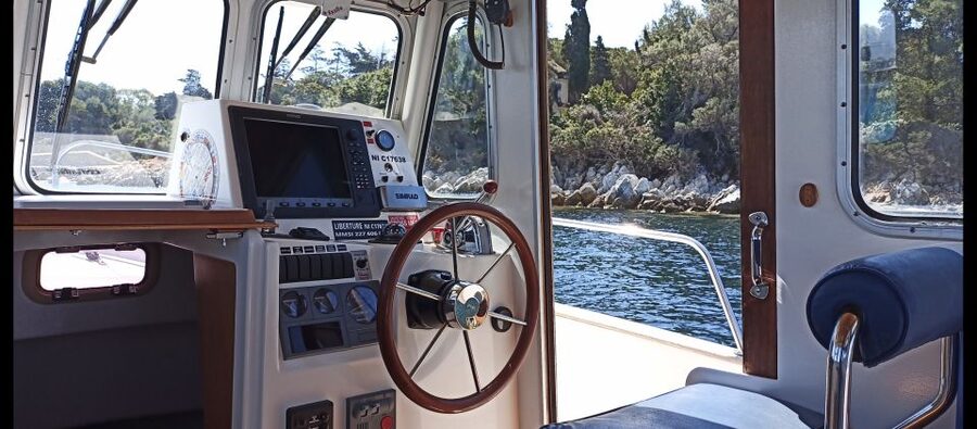 Cannes: Private Boat Trip to Lerins Islands & Cap d'Antibes - Why the skipper matters so much