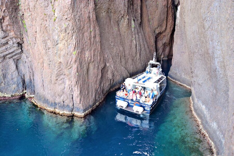 Cargèse: Scandola and Piana Boat Tour with Stop at Girolata - Crossing the Gulf of Porto toward Scandola