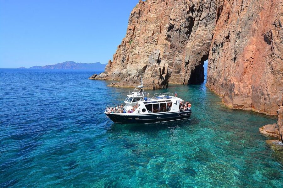 Cargèse: Scandola and Piana Boat Tour with Stop at Girolata - The boat, crew, and comfort level