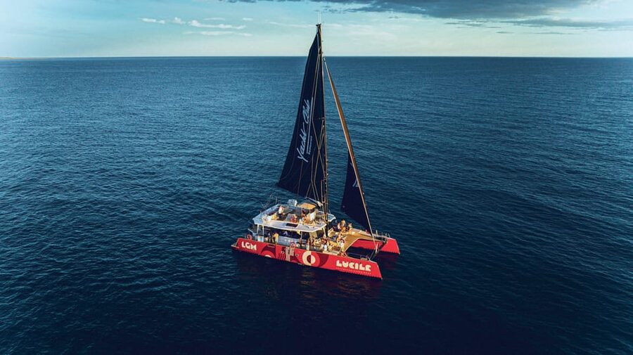 Catamaran Lucile | La Grande Motte Guided tours of the ports - What the motor catamaran is like