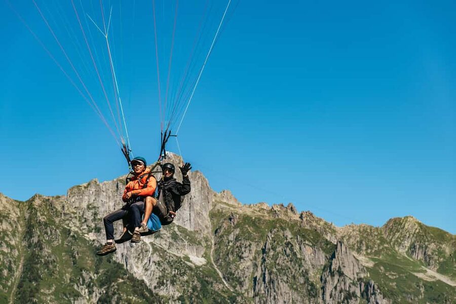 Chamonix: Tandem Paragliding Flight - Flying above Chamonix from Le Brévent