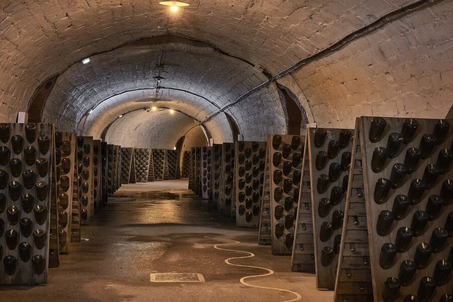 Champagne: Canard-Duchêne Champagne House Tour - How to prepare for the cold and stairs