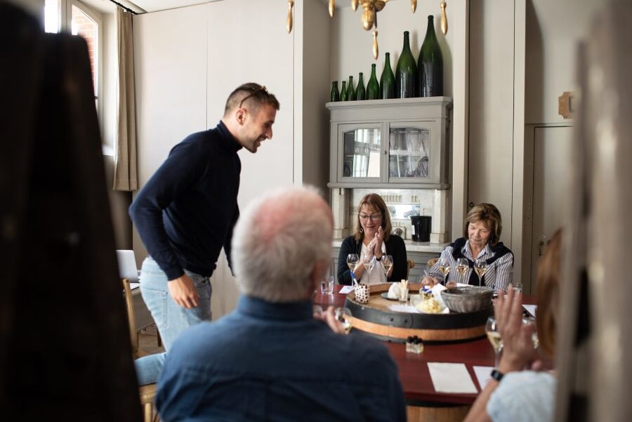 Champagne: Champagne Tasting Class with Lunch - Training your nose before the blind tasting