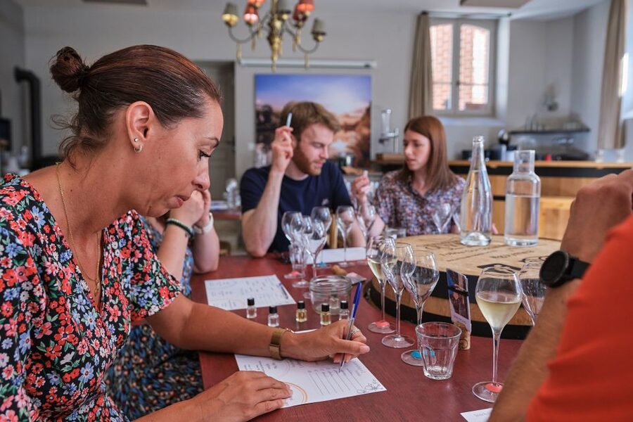 Champagne: Champagne Tasting Class with Lunch - Timing, meeting point, and practical details