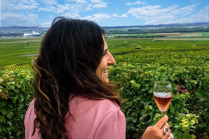 Champagne Day Trip from Paris with 8 Tastings & Lunch - The morning ride from Paris