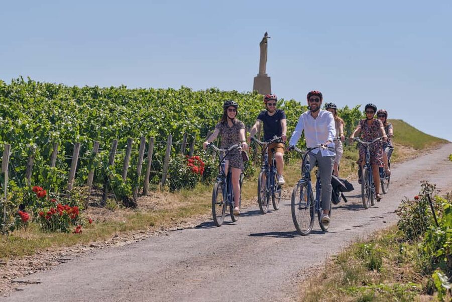 Champagne: E-Bike Champagne Day Tour with Tastings and Lunch - Cellar visit and four wines at Le Clos Corbier