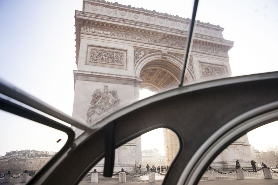 Classic, Romantic Paris: 3-Hour Vintage 2CV Tour - Montmartre and the romantic side of Paris