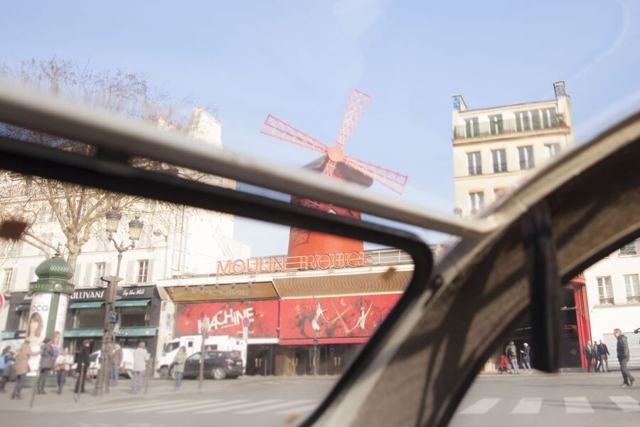 Classic, Romantic Paris: 3-Hour Vintage 2CV Tour - Opera Garnier, the Louvre, and the river