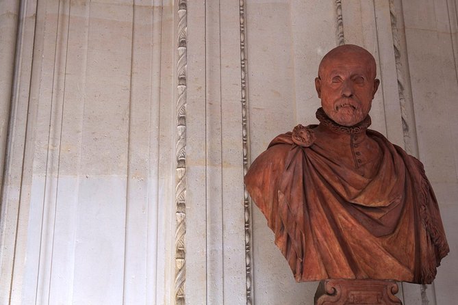 Closing Time at the Louvre: The Mona Lisa at her Most Peaceful - Guides who shape the experience