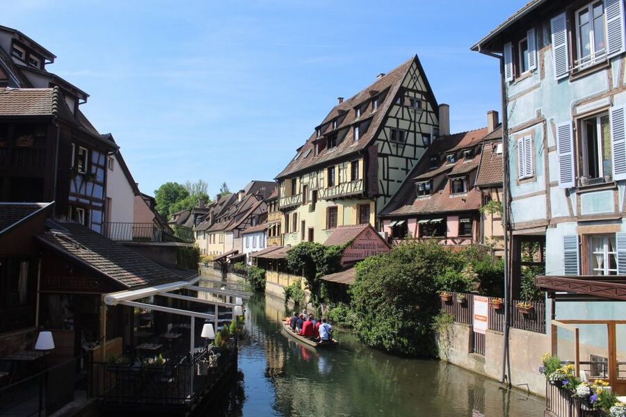 Colmar: Highlights Walking Tour and Wine Tasting - Half-timbered houses and Colmar’s storybook center