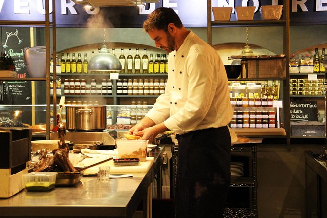 Cooking workshop with an exceptional chef in Avignon - Choosing ingredients from favorite vendors