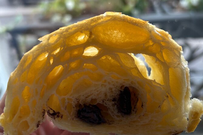 Croissants and pains au chocolat with a pastry chef in Paris - From dough to laminated layers