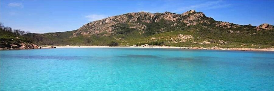 Day cruise to the Cerbicales & Lavezzi Islands with lunch - Lunch in a Lavezzi cove