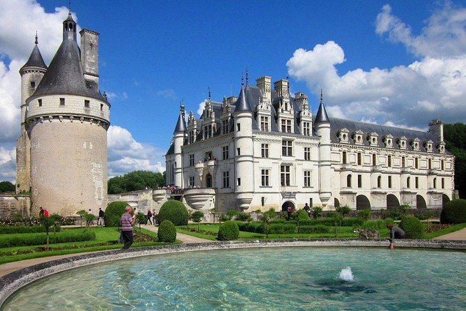 Day Tour of Chateaux of Chenonceau, Chambord & Caves Ambacia from Tours/Amboise - Chambord and its remarkable staircase