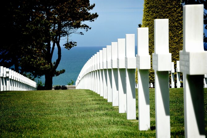 DDay American Beaches and US Airborne Full Day Tour from Bayeux - Sainte-Mère-Église: the airborne operation becomes personal