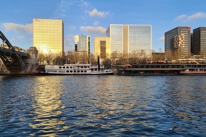 Deluxe Paris Shore Excursion from Le Havre with Seine Cruise - Eiffel Tower: a photo stop, not a tower visit