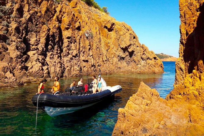 Departure from Fréjus: Estérel, Calanques and red rocks - Captains Cédric and Ben shape the experience