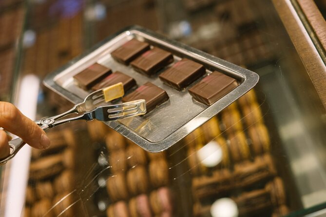 Devour Paris Ultimate Food Tour - Stop three: Macarons and chocolate from a top craftsperson