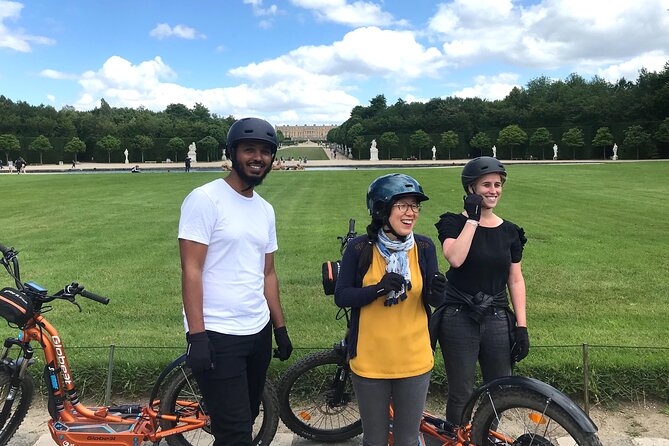 Discover Versailles on electric 2-wheelers (Yes to PRM) - Why a scooter helps you understand Versailles