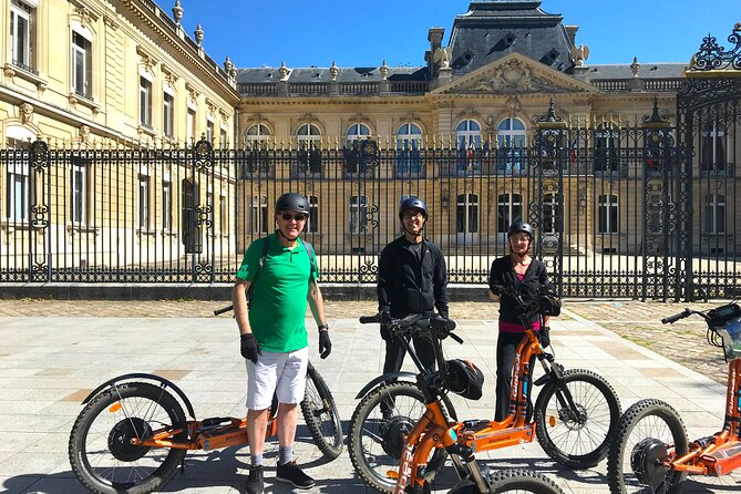 Discover Versailles on electric 2-wheelers (Yes to PRM) - Antiquarian shops, the market, and the Jeu de Paume