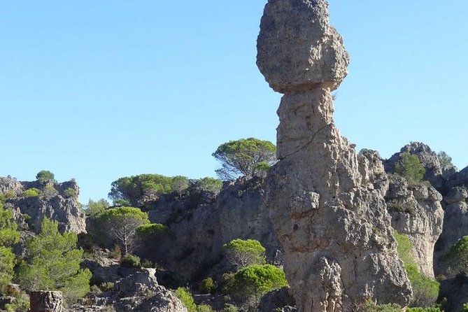 Discovery of the Grands Sites de l'Hérault from Montpellier - Cirque de Mourèze: strange rocks and a medieval village