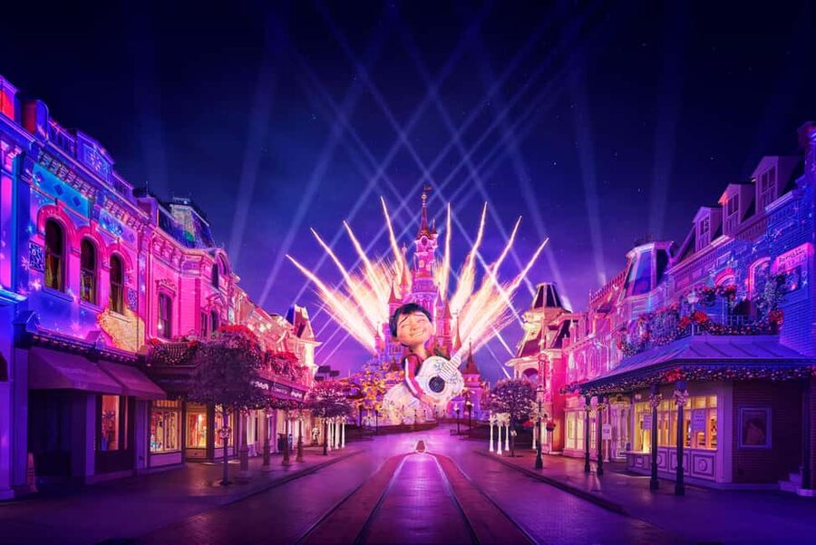 Disneyland® Paris 1-Day Ticket - Characters, photos, and the family rhythm