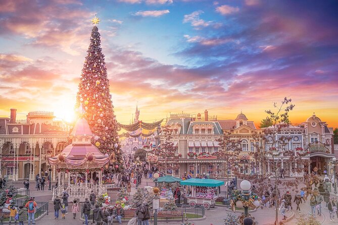 Disneyland® Paris 1 Day with Round-Trip Train Tickets from Paris - Disney Illuminations and the final train home