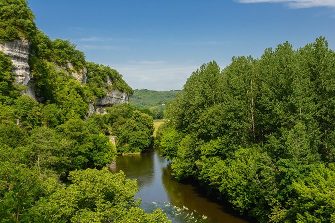 Dordogne Day Tour : Prehistory and The Art of the Caves from Sarlat - Lunch in Montignac or a nearby village