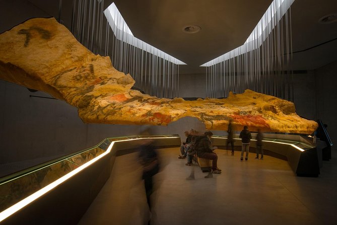 Dordogne Day Tour : Prehistory and The Art of the Caves from Sarlat - Starting with two hours at the National Museum of Prehistory