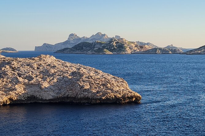 E-Bike Rental in Marseille with our brand new Virtual Guide !! - Who will enjoy this ride most?