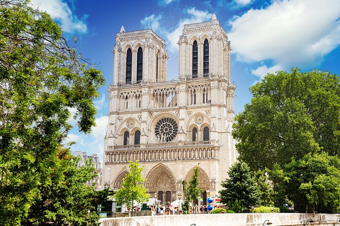 Early Access Paris Notre Dame Cathedral Walking Tour - The Seine and Île de la Cité