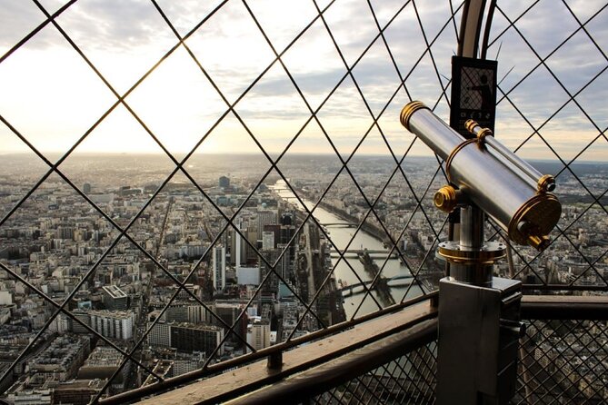 Eiffel Tower Access to 2nd Floor & Summit with Host by Lift - Accessibility and family details