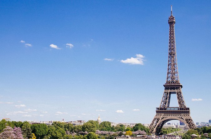 Eiffel Tower Access to Summit with Host - The hosts make a real difference