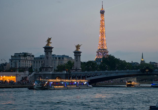 Eiffel Tower Dinner Experience and Sightseeing Seine River Cruise - First-floor access is not summit access