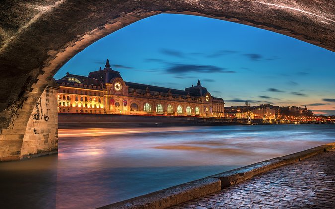 Eiffel Tower Dinner Experience and Sightseeing Seine River Cruise - Why the $488.99 price is difficult to justify