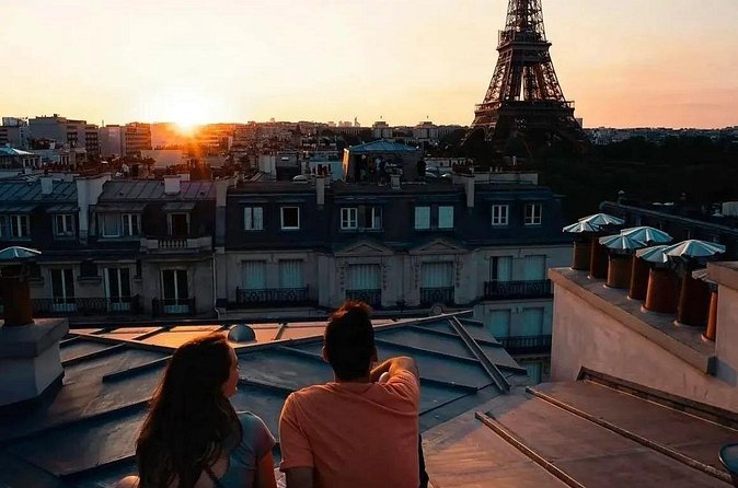 Eiffel Tower Guided Access up to the 2nd Floor or Summit by Lift - Guides, commentary, and how much help to expect