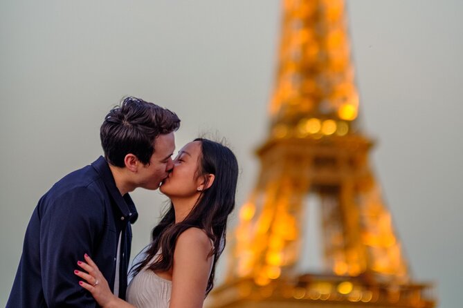 Eiffel Tower Photoshoot - Key points to know before booking