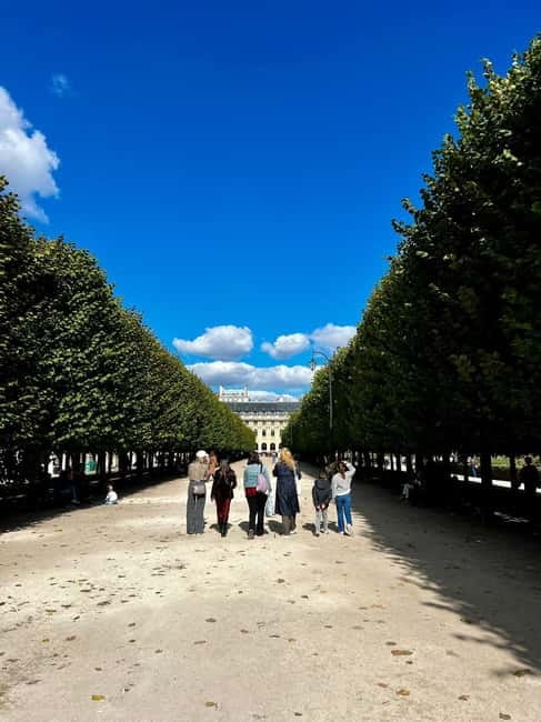 Emily inspired walking tour - Key points at a glance