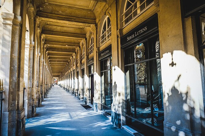 Escape Game in the Covered Passages in Paris - The Game Master and the Pace of the Walk