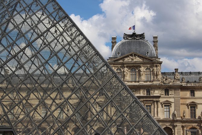 Exclusive Semi-Private Louvre Tour with Mona Lisa, Max 6 People - What the guides add