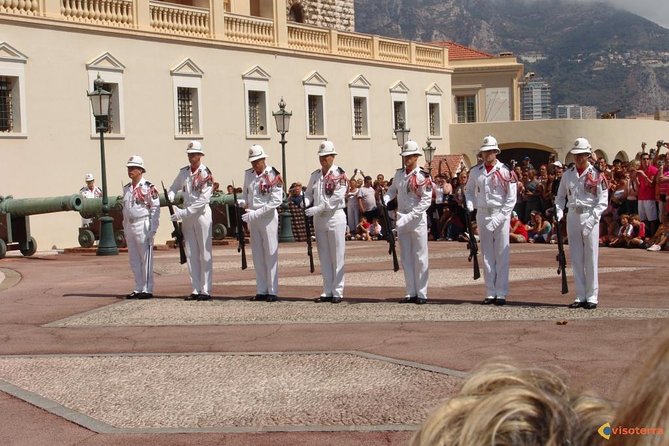 Excursion partagée Eze, Monaco & Monte Carlo from Nice - The Formula 1 circuit and Monte Carlo