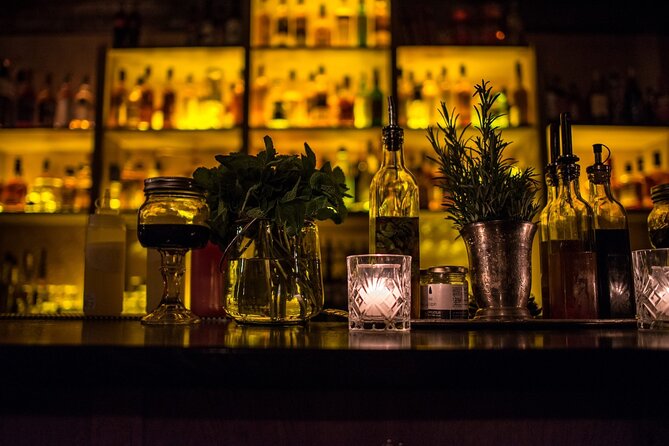 Explore Hidden bars and Speakeasies in Paris - What happens inside the two or three bars