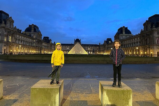 Family Friendly Louvre Museum Private Guided Tour - How the guide keeps children involved