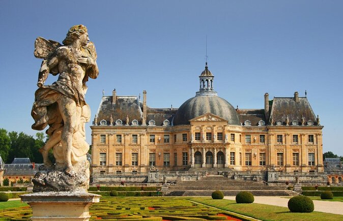 Fontainebleau and Vaux le Vicomte Chateaux Day Trip from Paris - Key points at a glance
