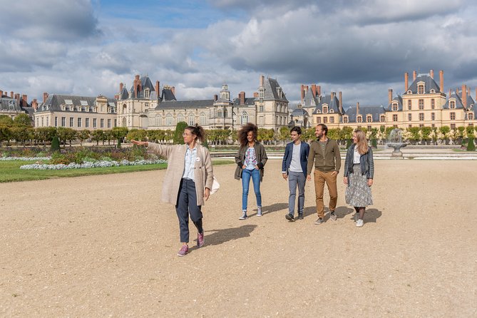 Fontainebleau and Vaux le Vicomte Chateaux Day Trip from Paris - Two chateaux, two very different stories