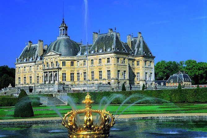 Fontainebleau and Vaux le Vicomte Chateaux Day Trip from Paris - The self-guided format requires initiative