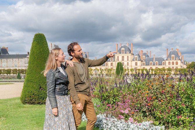 Fontainebleau and Vaux le Vicomte Chateaux Day Trip from Paris - Coach comfort and the Paris meeting point